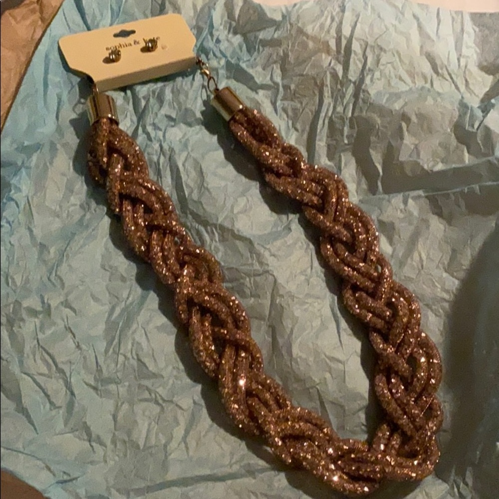 Necklace and earrings set
